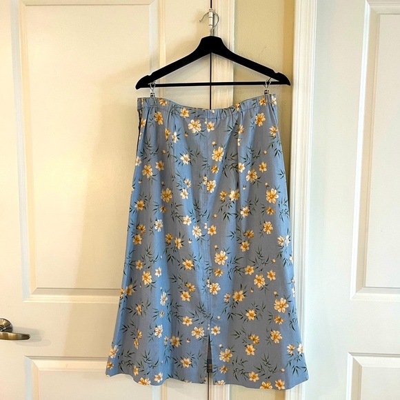 🌼 Vintage Liz Claiborne Linen Maxi Floral Skirt , in Size: 12 ✨ - Picture 3 of 17